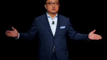 DJ Koh, Head of IT & Mobile Communications (IM) Division Samsung menyapa para hadirin. Foto: Reuters