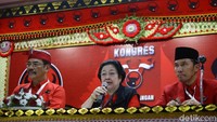Megawati menegaskan jika wacana ketua harian tidak ada. 