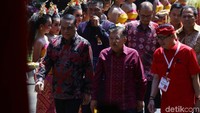 JK saat tiba di lokasi kongres.