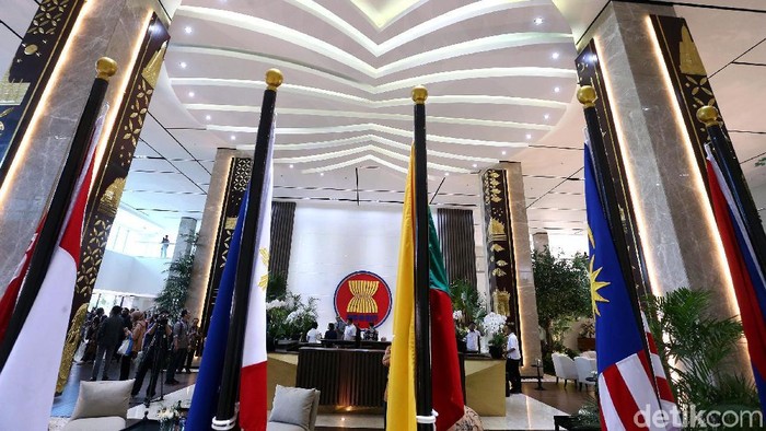 Gedung Sekretariat ASEAN diresmikan Jokowi hari ini. Sebelum menjadi gedung Sekretariat ASEAN, bangunan itumerupakan kantor Wali Kota Jakarta Selatan.