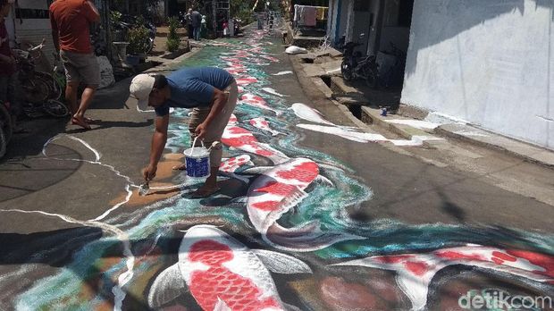 Kece Jalanan Kampung Di Magelang Disulap Jadi Sungai Yang Penuh Koi