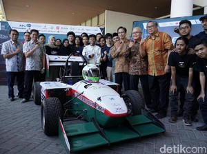 Mobil Balap Formula Besutan ITS Siap Unjuk Gigi di Jepang