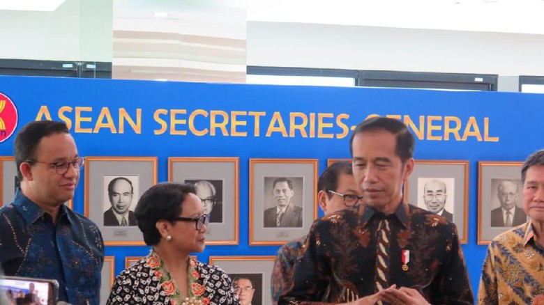 Jokowi Bicara soal Insentif untuk Mobil Listrik, Anies Menimpali Jokowi Bicara soal Insentif untuk Mobil Listrik, Anies Menimpali