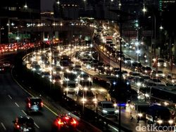 Menikmati Indahnya Cahaya Kota dalam Bidikan Kamera Ponsel