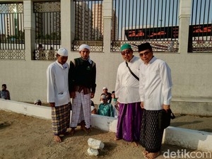 Ini Makam Mbah Moen di Mala Mekah
