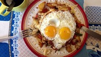 Sarapan di gunung Everest jadi momen yang paling tidak bisa dilupakan. Semakin mahal biaya perjalanan yang dibayar pendaki, maka semakin mewah makanan yang didapat. Foto: Istimewa