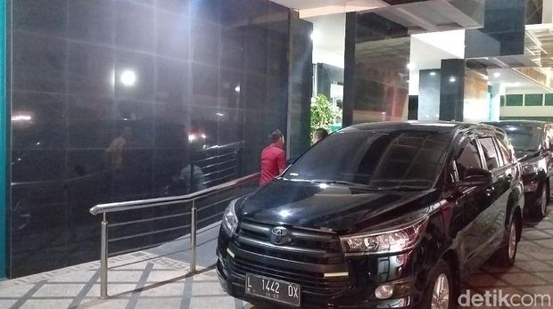KPK menggeledah kantor BPKAD Jatim, Kamis (8/8/2019)