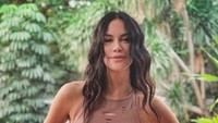 Sophia Latjuba berulang tahun ke-49. Ia pun masih terlihat muda dan cantik. Foto: Instagram