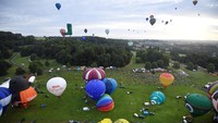 Warna-warni balon terlihat sangat indah.