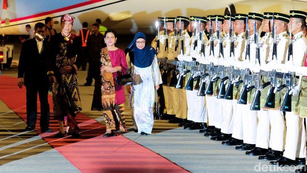 Presiden Jokowi tiba di Kuala Lumpur, Malaysia, Kamis (8/8/2019)