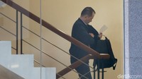Bartholomeus diduga menyetujui pemberian suap untuk Pemkab Bekasi berkaitan dengan perizinan pembangunan proyek Meikarta. Total pemberian uang disebut KPK sebesar Rp 10,5 miliar. Lokasi penyerahan uang disebut KPK berada di helipad PT Lippo Cikarang.