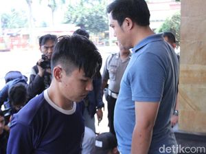Menerka Motif Pembunuh 22 Kali Tusuk Wanita Setengah Bugil di Bandung