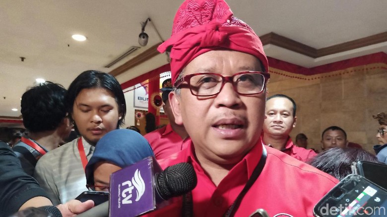 Hasto Merasa Terhormat Jadi Sekjen PDIP 2 Periode Hasto Merasa Terhormat Jadi Sekjen PDIP 2 Periode
