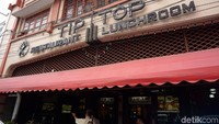 Restoran Tip Top adalaht salah satu restoran legendaris di Medan. Restoran di Jl Ahmad Yani No 92 A-B, Kesawan, Medan ini sudah ada sejak 1934. (Wahyu Setyo/detikcom)