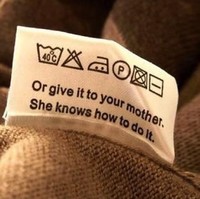 Label instruksi ini cocok banget untuk menyindir orang yang malas cuci dan setrika baju. Foto: Instagram, Brightside