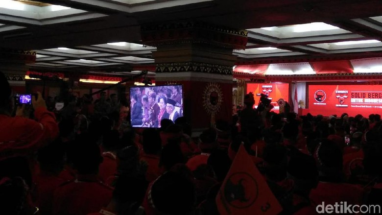 Prabowo Disambut Tepuk Tangan Kader PDIP di Kongres Prabowo Disambut Tepuk Tangan Kader PDIP di Kongres
