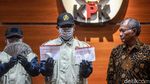 KPK Tunjukkan Barbuk OTT Anggota DPR Nyoman Dhamantra