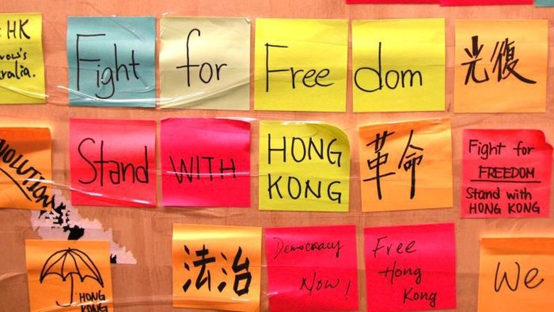 Mahasiswa China di Australia Tuntut Agar Kampus Cabut Poster Pro Hong Kong Mahasiswa China di Australia Tuntut Agar Kampus Cabut Poster Pro Hong Kong