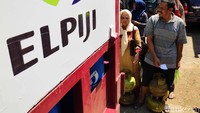 Operasi pasar inipun dilakukan di tiga lokasi berbeda dengan menyediakan seribu tabung gas 3 kilogram. 