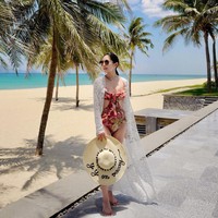 Carmen Yim dikenal punya gaya hidup jet set yang sering berpindah-pindah tempat hanya untuk berlibur. Seperti dalam foto ini, Carmen tengah berlibur ke Vietnam. Foto: Instagram