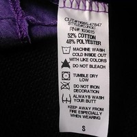 Label instruksi ini ingin mengingatkan kalau kamu harus rajin mandi. Misalnya sebelum pakai baju ini jika ingin bepergian. Foto: Instagram, Brightside