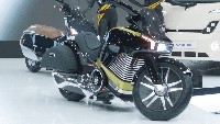 Baterai tersebut sanggup menjalankan kedua motor listrik itu sampai jarak 130 km. Sementara untuk kecepatan maksimumnya, MF104 bisa dipacu hingga 200 km/jam, sementara MT104 bisa melaju hingga batas kecepatan 150 km/jam. Foto: Pool (electrec)