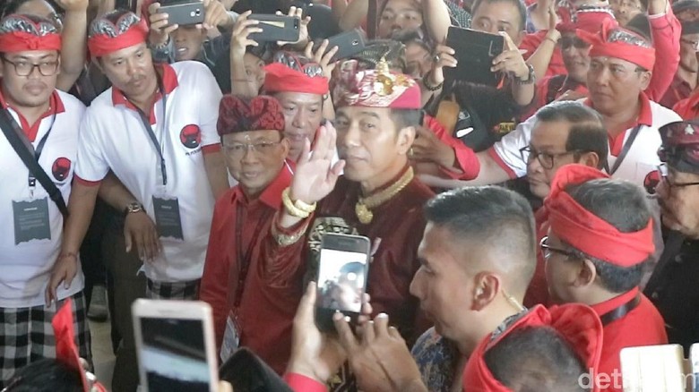 Hasil gambar untuk jokowi' kongres pdip