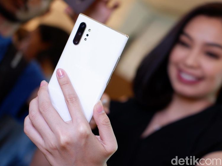 Menggenggam Galaxy Note 10 di Indonesia