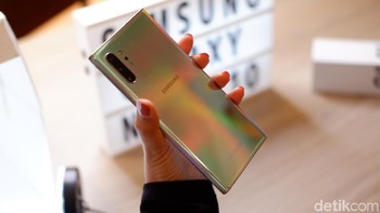Sementara Galaxy Note 10+ punya RAM 12 GB dengan pilihan ROM 256 GB atau 512 GB. Foto: Adi Fida Rahman/detikINET
