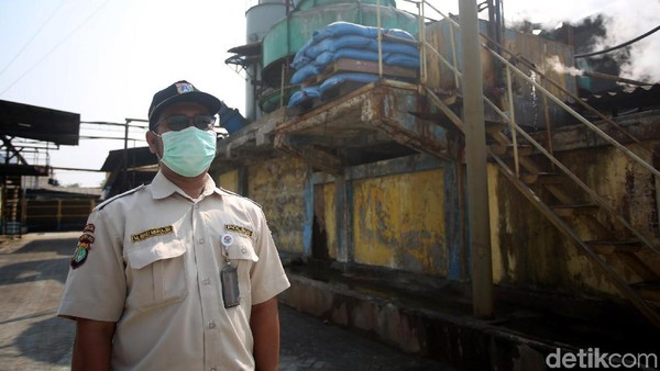 Ibu Kota Diselimuti Polusi Udara, DLH DKI Sidak Pabrik di Jakarta