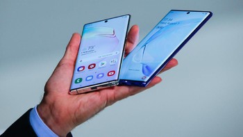 Satu pembeda dari kedua Galaxy Note anyar ini tampaknya adalah bahwa Galaxy Note 10 akan lebih ditawarkan buat menggoda para pengguna baru, sedangkan versi Galaxy Note 10+ mengiming-imingi tambahan keunggulan performa dan fitur untuk para loyalis dari seri tersebut. Foto: Reuters