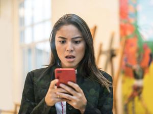 Wanita Ini Ketahuan Punya Dildo Saat Siaran TV, Ditonton Ibu Sendiri
