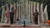 Pemprov DKI Jakarta melakukan konservasi di kompleks Tugu Proklamasi yang meliputi Tugu Petir, Tugu Peringatan Satu Tahun Proklamasi, dan patung proklamator Soekarno-Hatta dalam rangka menyambut Hari Kemerdekaan Ke-74 RI.
