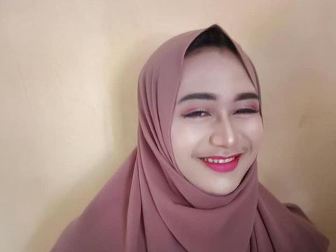 Makeup Artist Minta Suami Jadi Model Makeup, Hasil Riasannya Bikin Takjub