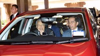 Ini bukan pertama kalinya Jokowi disetiri oleh Mahathir. Sebelumnya, saat Mahathir berkunjung ke Indonesia Jokowi juga sempat bercerita bahwa dirinya pernah diajak ngebut naik Proton. Jokowi mengatakan, 2015 lalu ia berkunjung ke Malaysia dan bertemu Mahathir. Waktu itu, Mahathir belum menjabat Perdana Menteri.