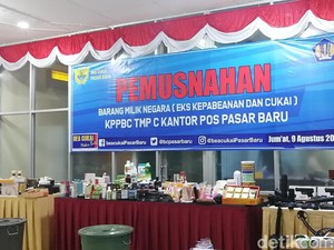 Bea-Cukai Pasar Baru Musnahkan Obat-obatan, Senjata, hingga Sex Toys