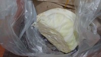 Beli nasi goreng minta tambahan kol, netizen ini dikasih kol super banyak sampai-sampai bisa dibikin untuk masak sayur di rumah! Foto: Istimewa