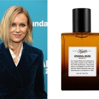 Artis Hollywood pemeran King Kong ini mengatakan kepada Bazaar bahwa dirinya tidak terlalu suka menggunakan banyak parfum. Parfum yang cukup sering  Naomi Watts gunakan adalah Kiehls Musk Eau de Toilette Spray yang dijual dengan harga £39.50 atau sekitar Rp 632 ribu. Foto: Getty Images