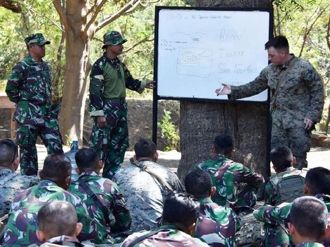 Latihan bersama Marinir TNI AL dan Amerika Serikat (USMC)
