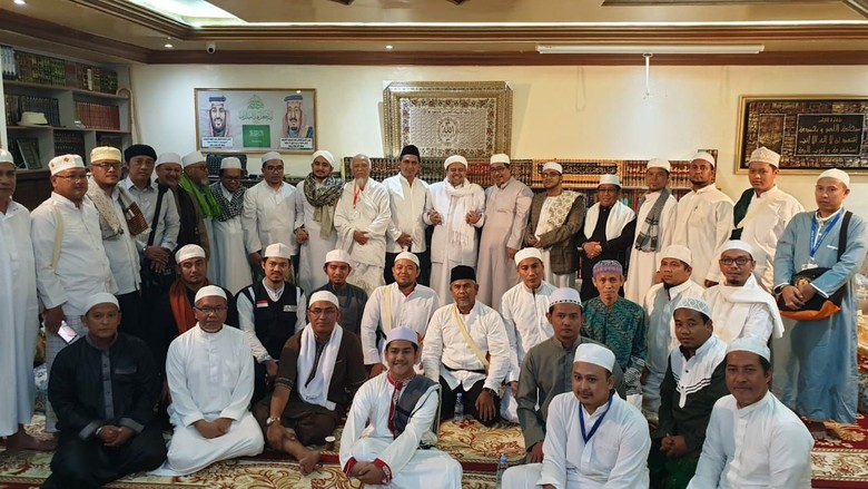 Dubes Agus Maftuh Apresiasi Silaturahmi Anak Mbah Moen-Habib Rizieq Dubes Agus Maftuh Apresiasi Silaturahmi Anak Mbah Moen-Habib Rizieq