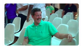 Ada juga netizen yang masih mengolok first touch Lukaku. Foto: istimewa