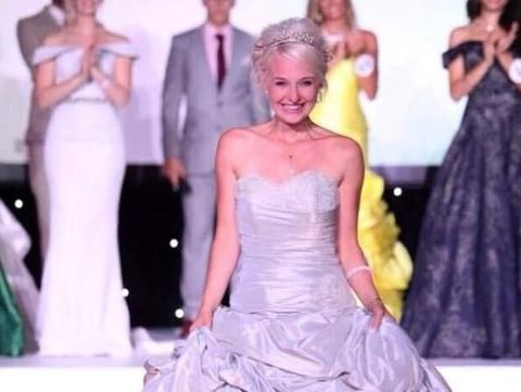 Ngeri, Finalis Ratu Kecantikan Inggris Dicium Oleh Penguntit 