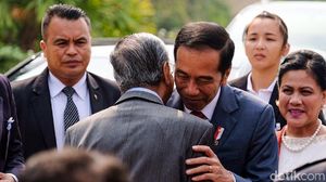 Momen Akrab Jokowi-Mahathir di Malaysia