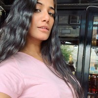 Di negaranya, aktris Bollywood Poonam Pandey terkenal karena kontroversinya. Aktris 28 tahun itu rupanya sengaja membuat kontroversi agar ngetop jadi artis.  Foto: dok. Instagram