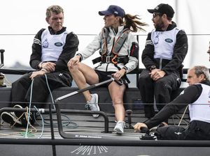 Pakai Sneakers Ini, Gayamu Jadi Mirip Kate Middleton Tanpa Bikin Bangkrut