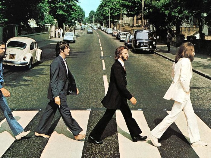 The Beatles di Abbey Road: Siapa orang Skotlandia yang mengambil foto mereka menyeberang jalan?
