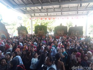 Suasana Gala Premiere Bumi Manusia dan Perburuan di Surabaya