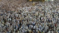 Mereka datang dari berbagai penjuru dunia.