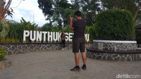 Awalnya spot ini diincar oleh para fotografer yang hunting sunrise. Kemudian, masyarakat sini menghendaki wisatawan datang ke sini. (Eko Susanto/detikcom)