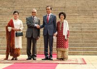 Presiden Joko Widodo (Jokowi) bertemu dengan PM Malaysia Mahathir Mohamad / 